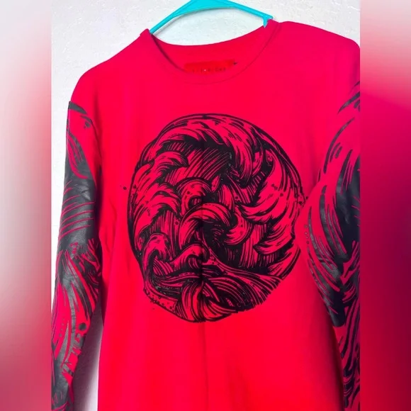 Vie Riche Men’s Red Long Sleeve Celtic Wave Sweat Shirt Size Small Rare